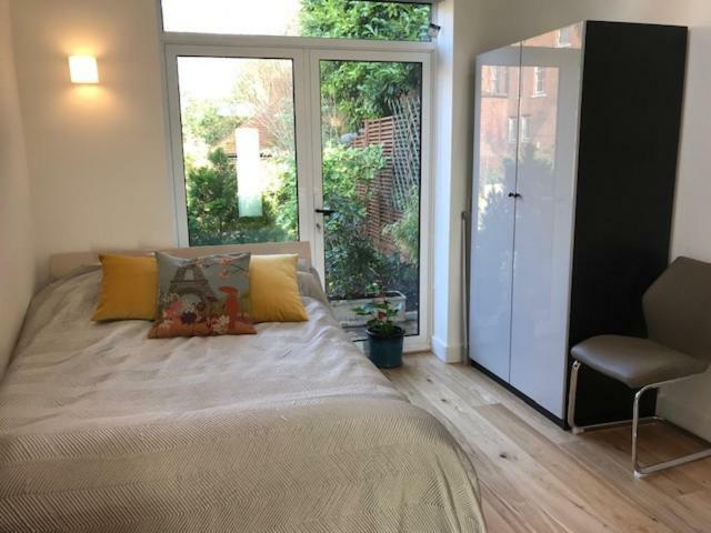 The Coach House 75 Epsom Road Leilighet Guildford Eksteriør bilde